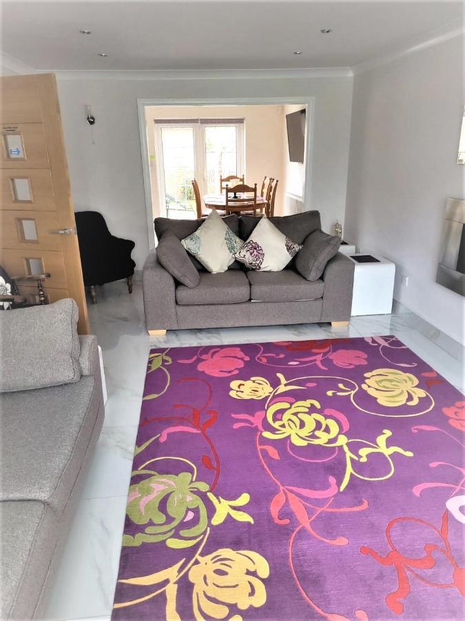Smitten House 4 Bedroom Rhyl Eksteriør billede